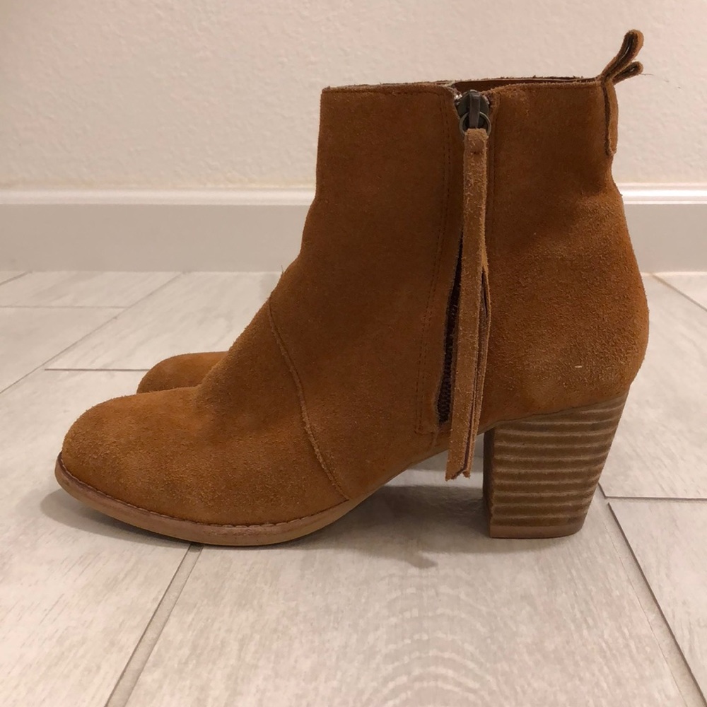 H by halston suede ankle boot